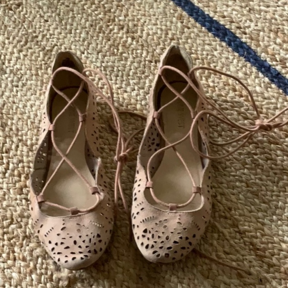 Nine West lace up flats